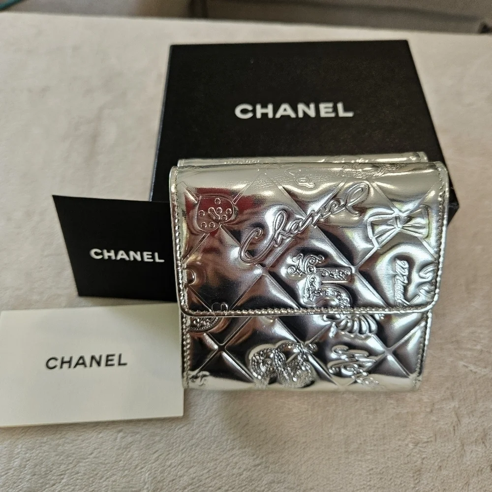 Chanel Vintage precious symbols Compact Silver Quilted Wallet